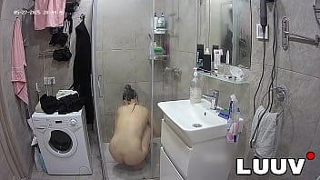 Luuv tattooed alice gets ready for the evening reality show segment in the shower