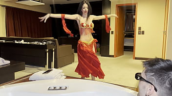 I fuck an in dubai the whore dances with me and wants me to take her squirt