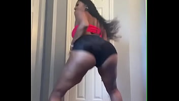 M i tai ass shaking 3