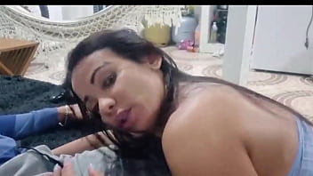 Bom mesmo pular a cerca cair de boca no pau do vizinho