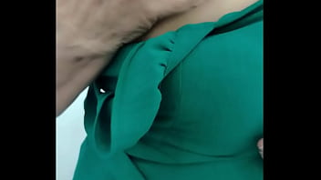 Minha madrasta com tesão em cima da mesa