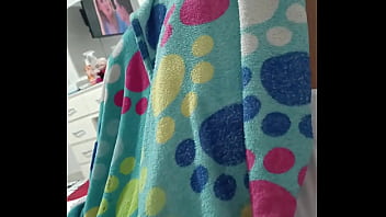 No me gusta que mi esposo me ponga el pene cuando me estoy haciendo las uñas