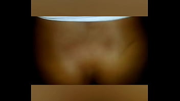 Preta sentando no pau