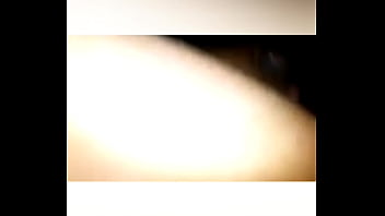 Preta sentando no pau