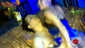 Que rico se siente la conchita mojadita