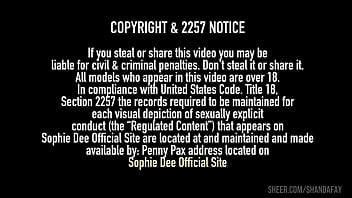 Bombshells sara jay & sophie dee lick each other's nipples & cunts