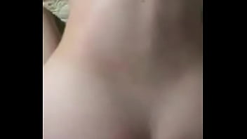 Me pidió que la grabara mientras se la metia