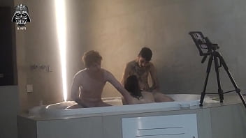 Motel Hidro Threesome thumbnail