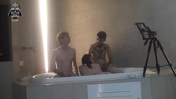 Motel hidro threesome