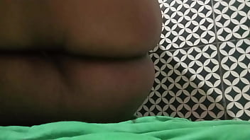 Tomando banana no rabo