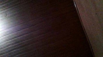 Gostosa gozando de quatro