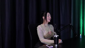 Ela não fica confortável em ser submissa e o fetiche debora andrade sheer red