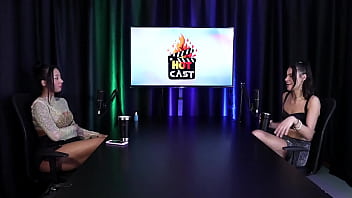 Ela não fica confortável em ser submissa e o fetiche debora andrade sheer red