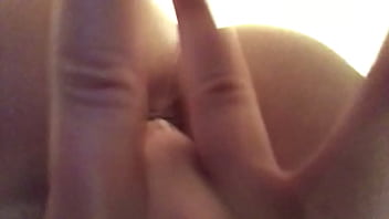 Girl fingers arsehole