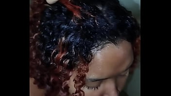 Fudendo secretamente a namorada do meu amigo no banheiro