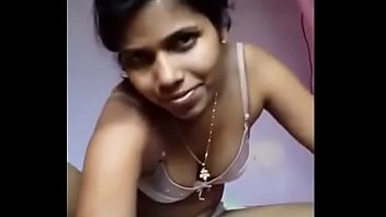 Indian camgirl playing with a dildo Indian camgirl playing with a dildo