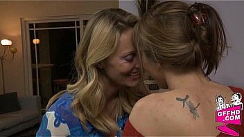 Sensual lesbains 0668