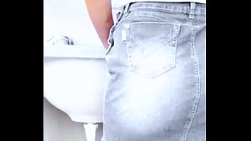 Quando Não Tem Ninguém Em Casa Enteada Leva Pica No Cu Do Seu Padrasto Viciado Em Sexo Desta Vez Ela Gravou Mas O Vídeo Vazou Na Internet thumbnail