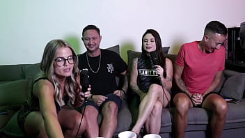 Safada mostra a buceta depois de falar que gostou de fazer o fetiche do dpv teve que gemer adora sentar e se excita na chupada bruno abate e jenni faria watch sheer red