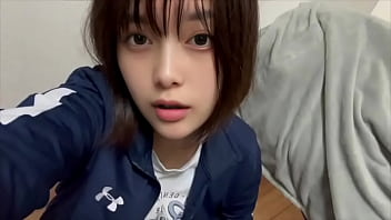 高◯生の時に履いてたジャージとジーパン履いたまま、おもちゃを使ってオナニーしたらイキまくりました…