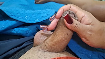 Esposa gosta de dar o cuzinho com visita em casa