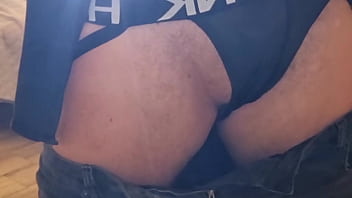 Guarda come sborro ti vengo in faccia e ti faccio bere tutto sega cazzo enorme