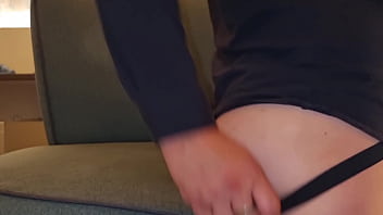 Guarda come sborro ti vengo in faccia e ti faccio bere tutto sega cazzo enorme