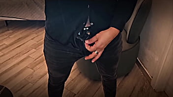 Guarda come sborro ti vengo in faccia e ti faccio bere tutto sega cazzo enorme