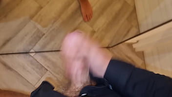 Guarda come sborro ti vengo in faccia e ti faccio bere tutto sega cazzo enorme Guarda come sborro ti vengo in faccia e ti faccio bere tutto sega cazzo enorme