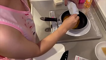台所に乗ってエプロン姿でオナニーしたらイきまくりました