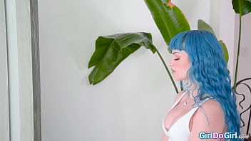 Busty jewelz blu is done with her roomie gizelle blanco walking naked all the enters her room and stares straight into her tasty pussy Busty jewelz blu is done with her roomie gizelle blanco walking naked all the enters her room and stares straight into her tasty pussy