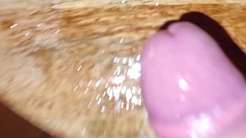 Assolo doppia sborrata schizzo due volte con un cazzo duro e interruzione del primo orgasmo