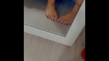 Blowjob n foot fetish