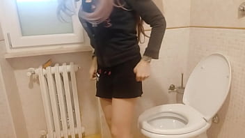 My fartin'hot mom on the wc