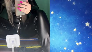 My lips and eyeglasses owns your sissy’s dick