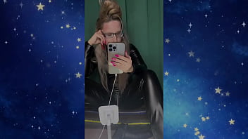 My lips and eyeglasses owns your sissy’s dick