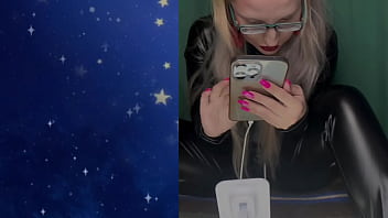 My lips and eyeglasses owns your sissy’s dick