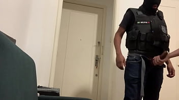 Dotado Vigilante Do Mercado Foi Convidado Pra Tomar Uma Cerveja Após O Expediente #1 Assista Completo No Red thumbnail