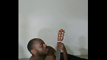 Re singing a few more songs for free that reminds myself of cleaning happening 2