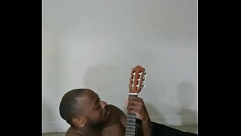 Re singing a few more songs for free that reminds myself of cleaning happening 2