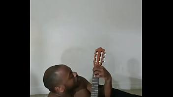 Re singing a few more songs for free that reminds myself of cleaning happening 2