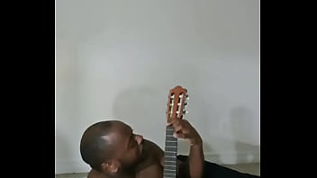 Re singing a few more songs for free that reminds myself of cleaning happening 2