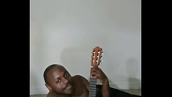 Re singing a few more songs for free that reminds myself of cleaning happening 2