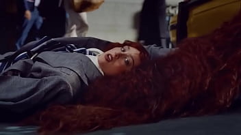 Girl on subway gets eaten out