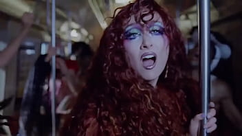 Girl on subway gets eaten out