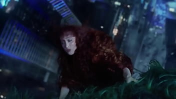 Girl on subway gets eaten out