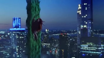 Girl on subway gets eaten out