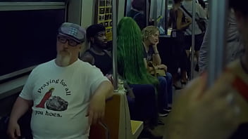 Girl on subway gets eaten out