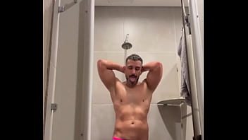 Gym shower time Gym shower time