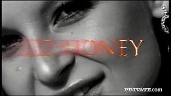 Miss Liz Honey Gets Drilled On A Rooftop thumbnail